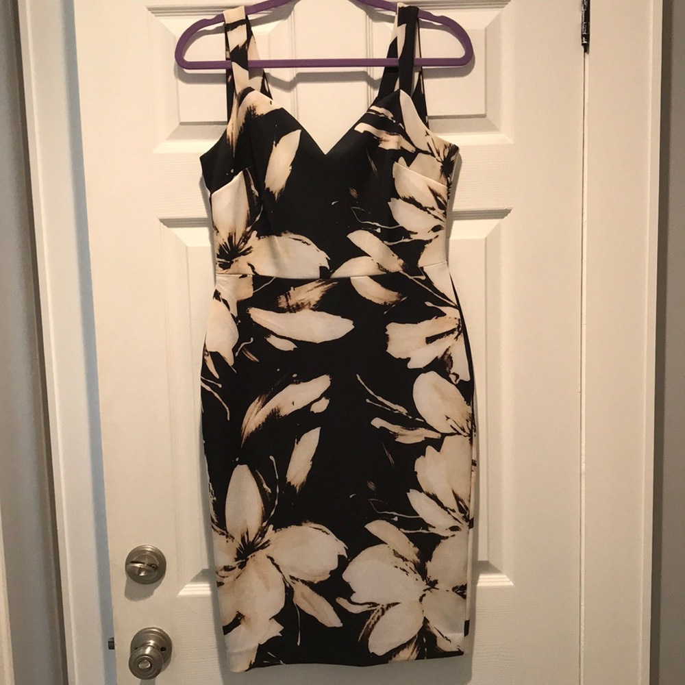 Floral Knee Length Dress 👗